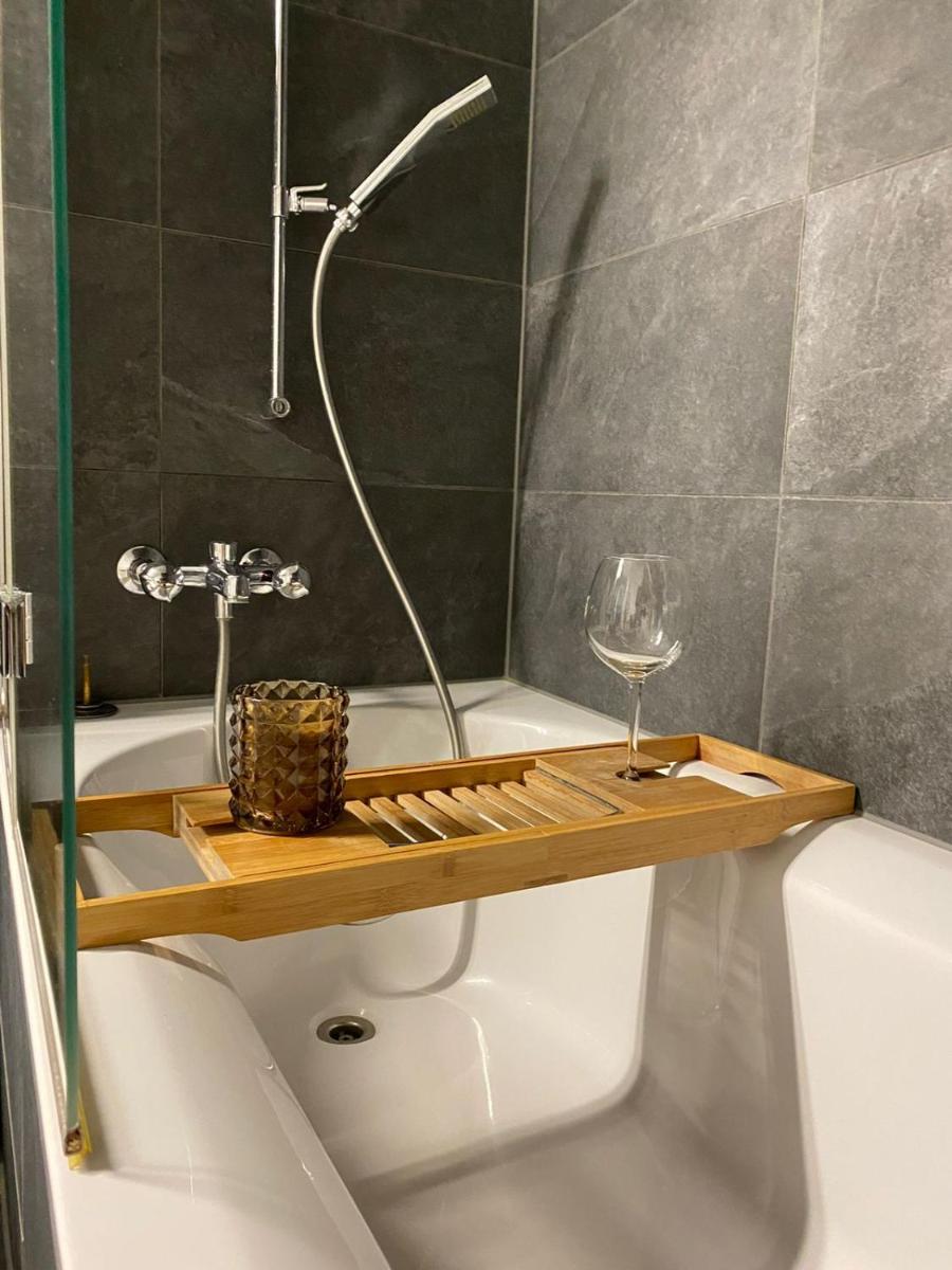 Suitetrails - Stylish two-floor apartment in a heart of Basel