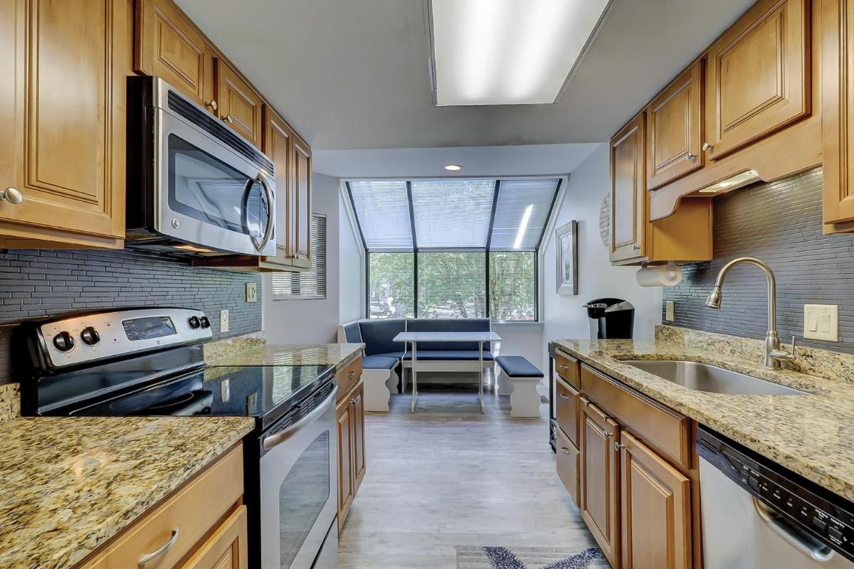 103 Beachwalk 2 BR Shipyard - Housity