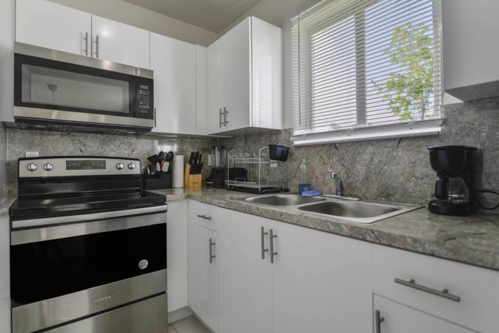 Suitetrails - Fantastic Brand New Duplex 3 Bedrooms/2 bathrooms