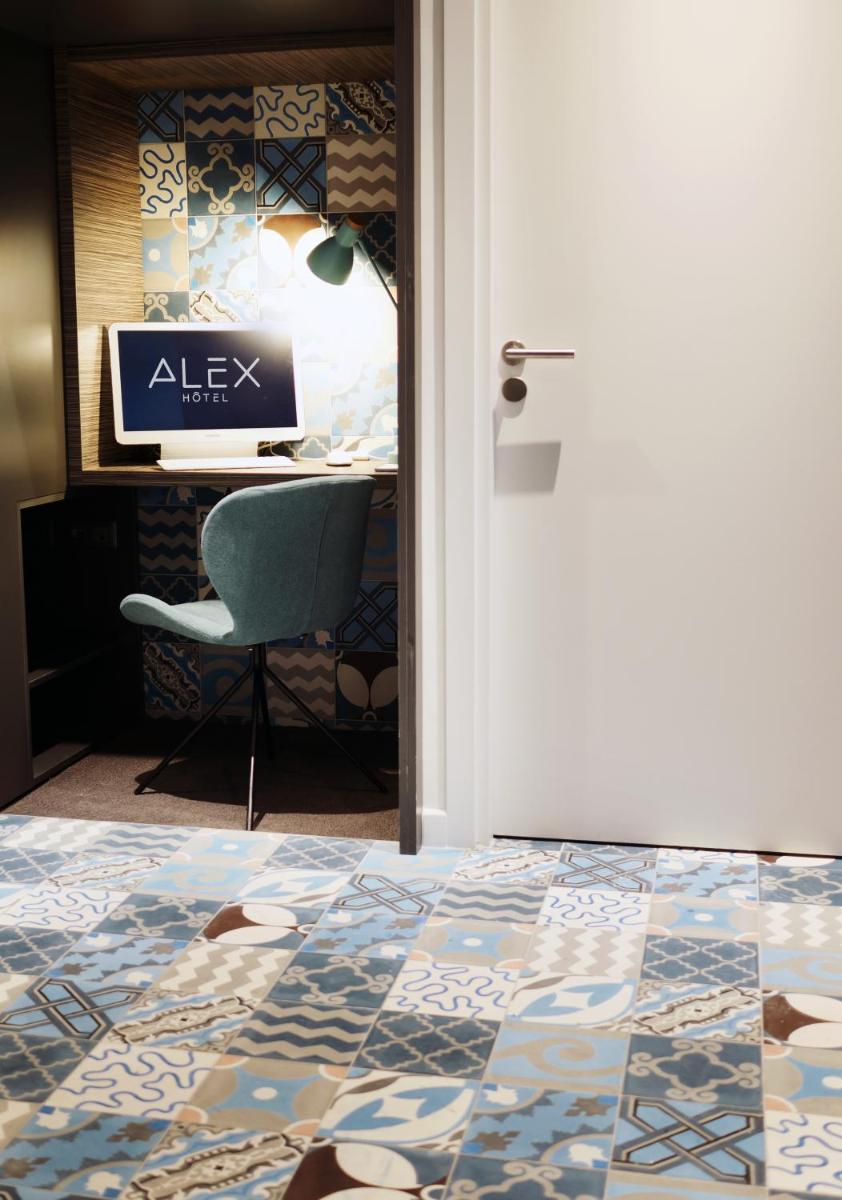 Télévision ou salle de divertissement dans l'établissement Alex Hotel & Spa