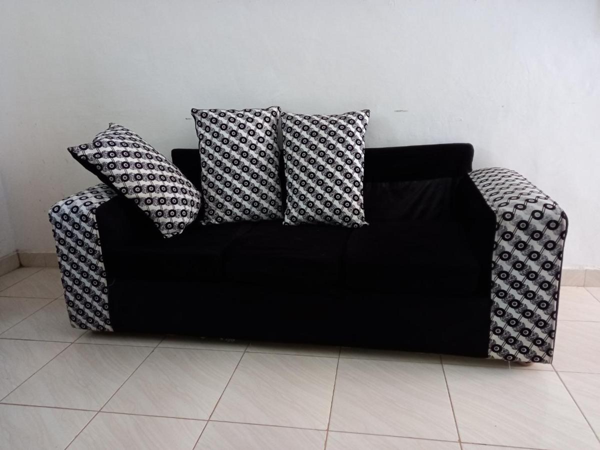 Inviting 1-Bed Studio iwith Breakfast Nairobi - Housity