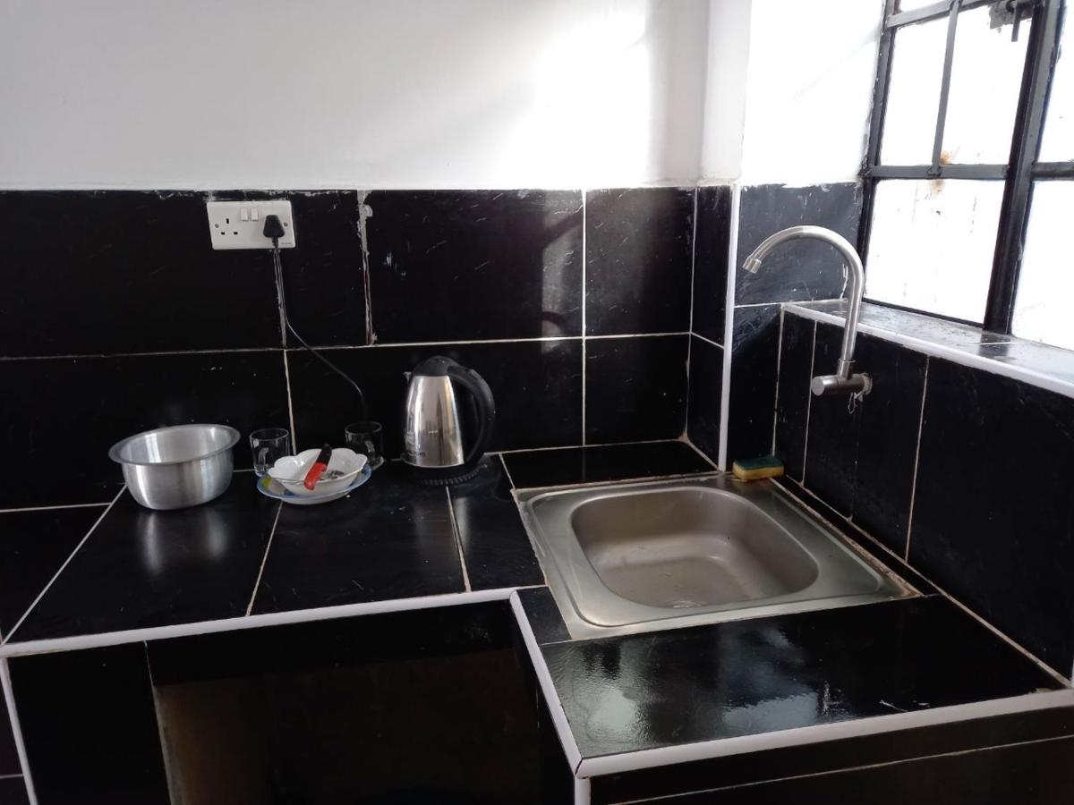 Inviting 1-Bed Studio iwith Breakfast Nairobi - Housity