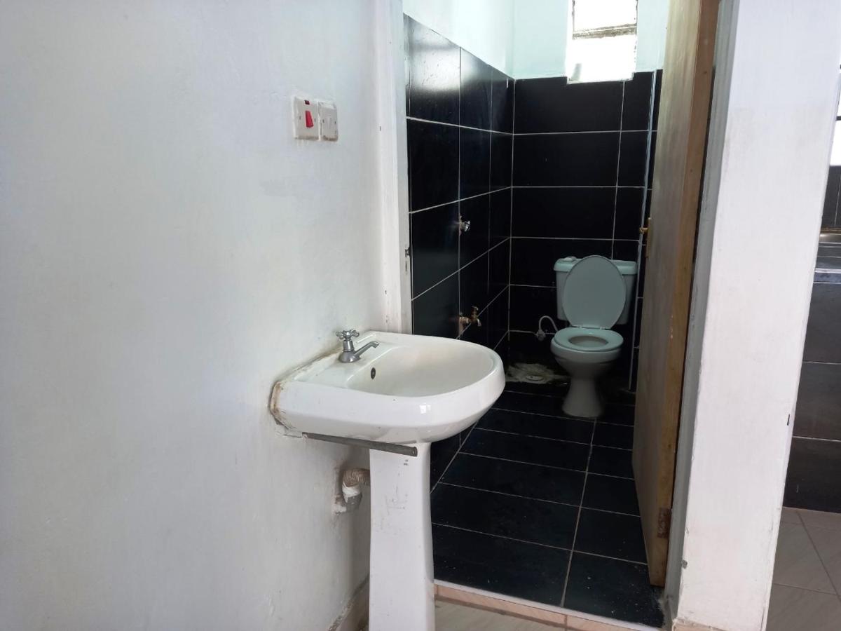 Inviting 1-Bed Studio iwith Breakfast Nairobi - Housity