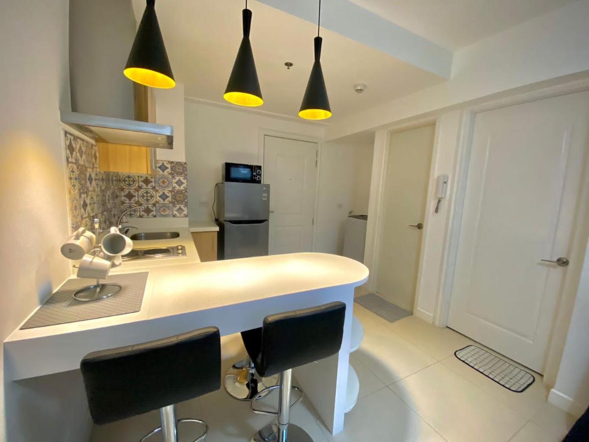 Sanctuary Center 1 BR Staycation in Commonwealth - Housity