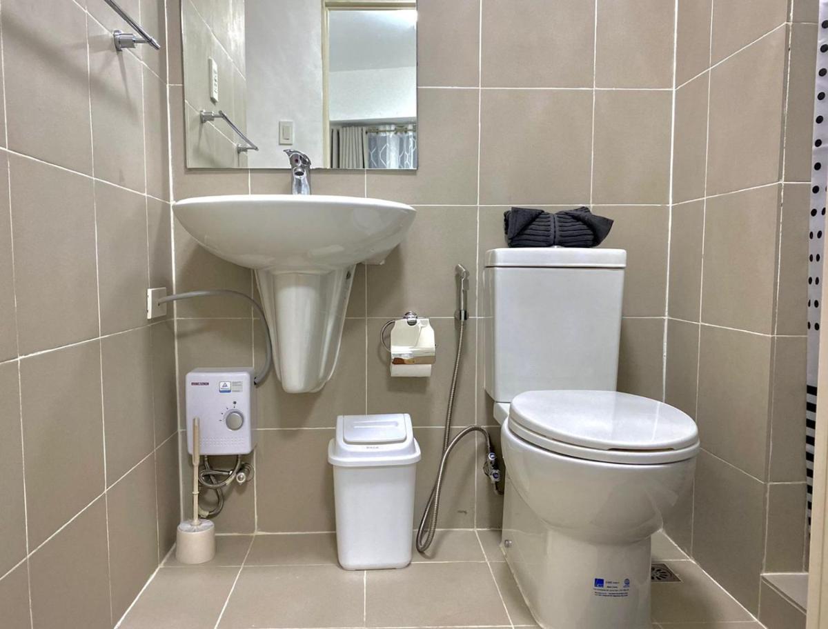 Sanctuary Center 1 BR Staycation in Commonwealth - Housity