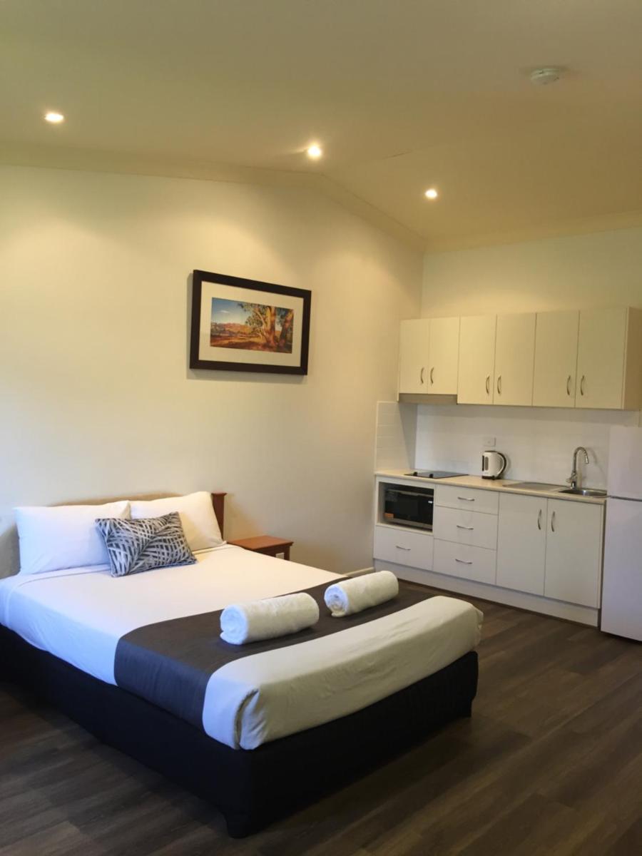 Emerald Explorers Inn - Housity