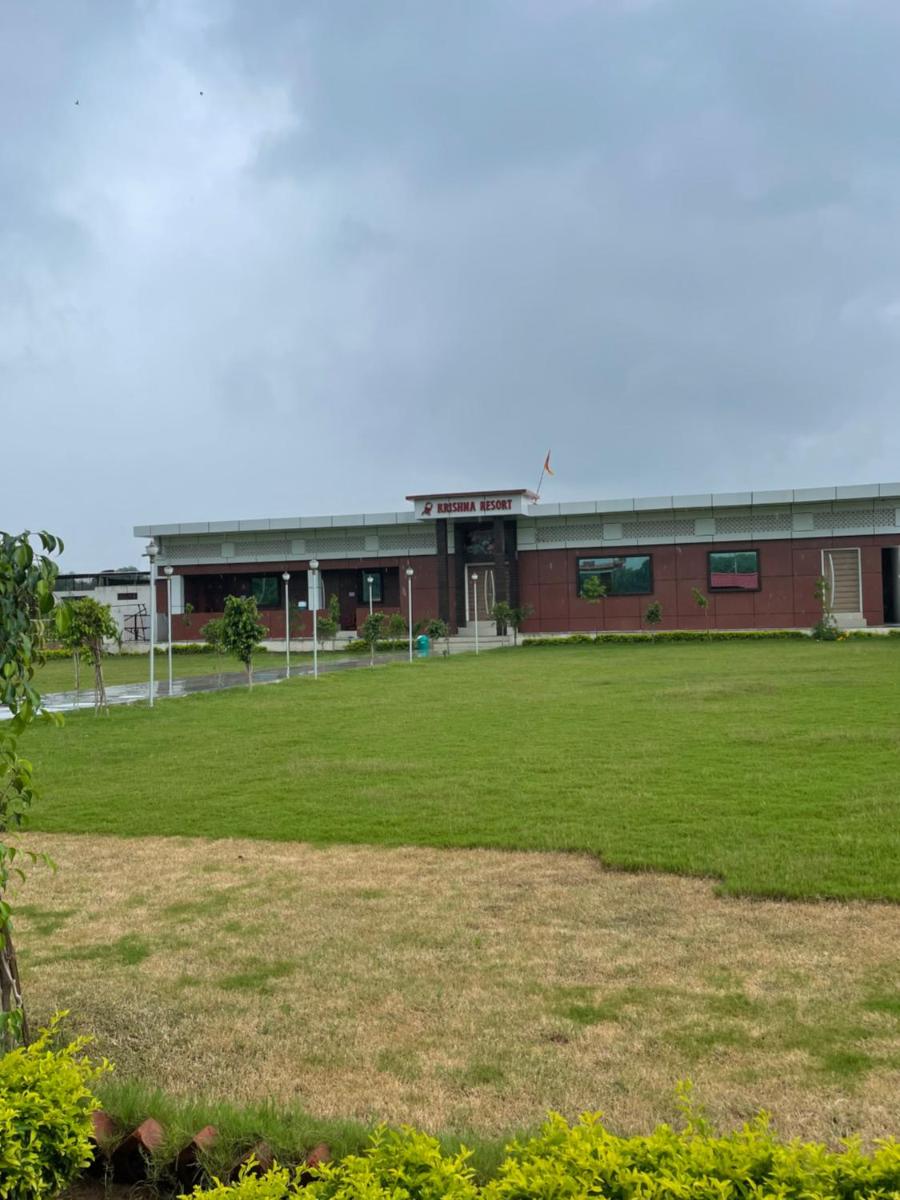 Suitetrails - Shree krishna resort