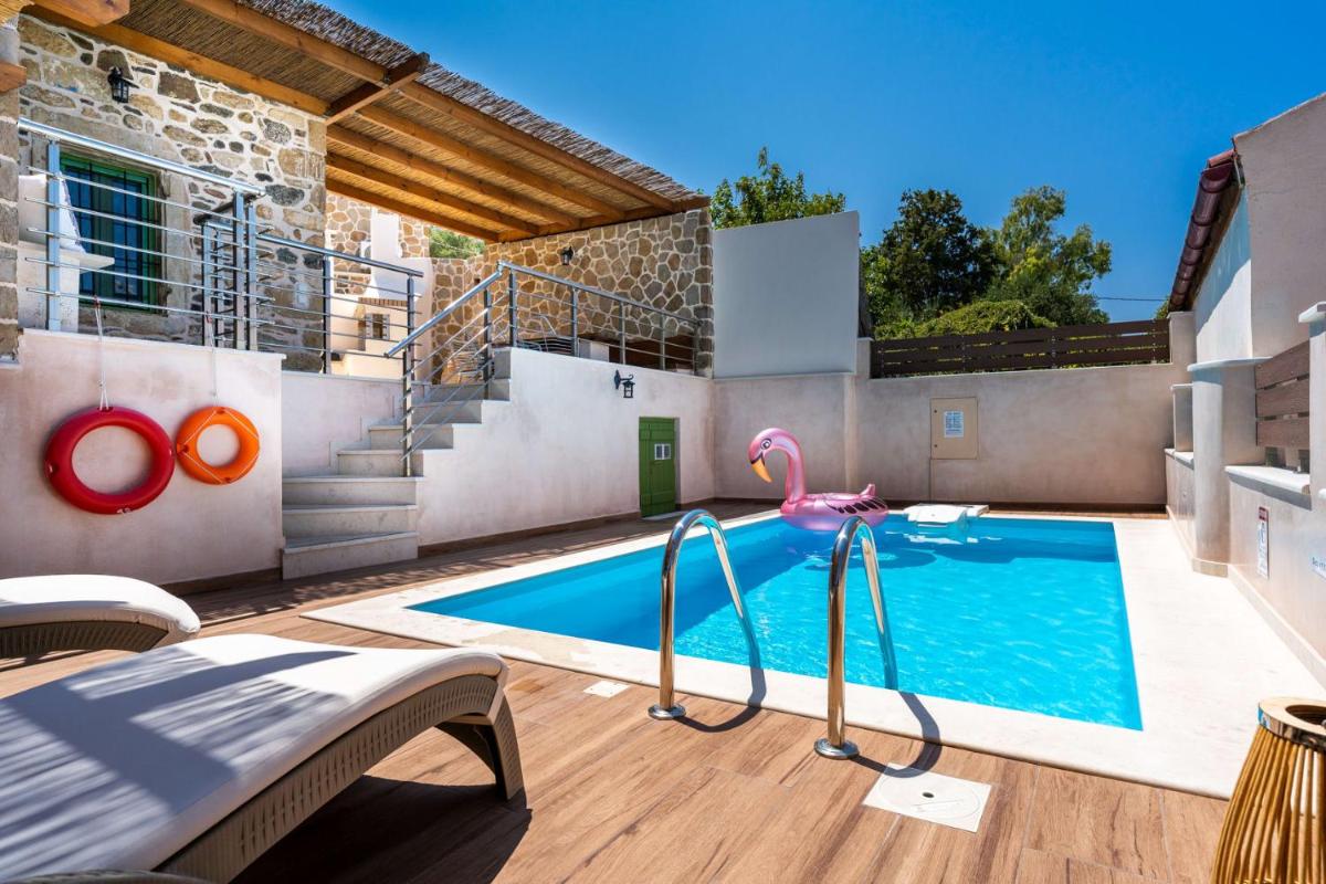 Aggel's House - stone house - private pool - courtyard - countryside views - Housity