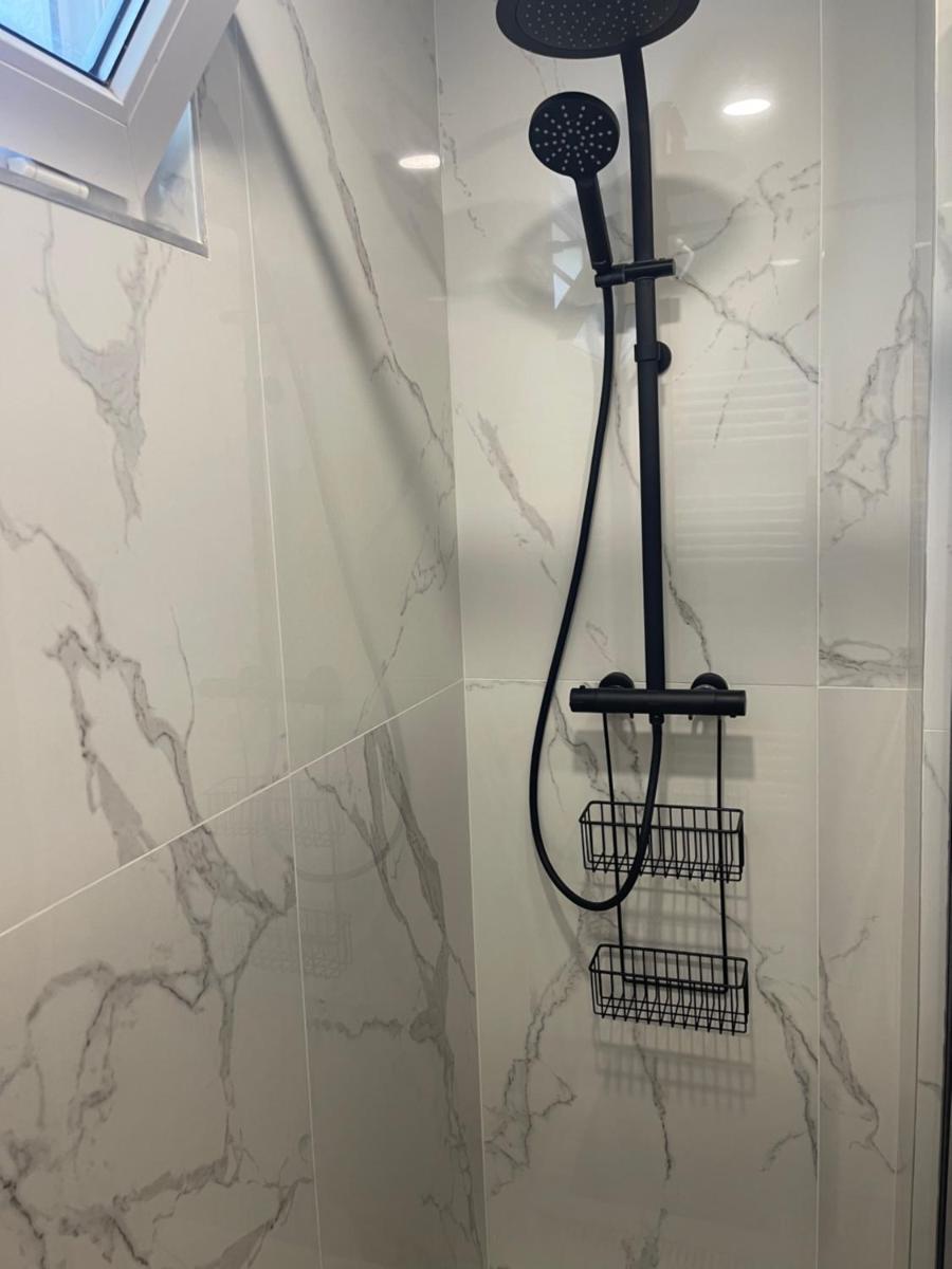 Apartament incantator in Roman - Hizvo