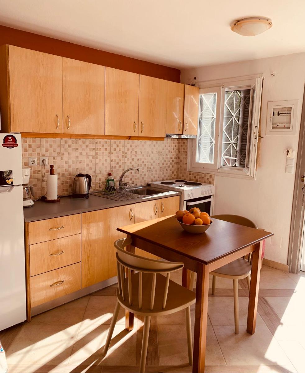 Zacharos Elegant Studio - Housity