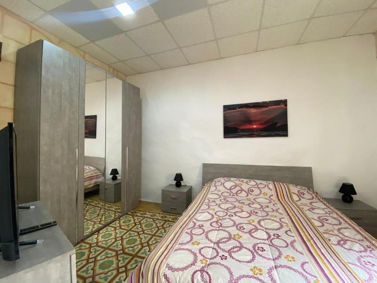 Cozy one bed apt - A taste of the Maltese Culture - Housity