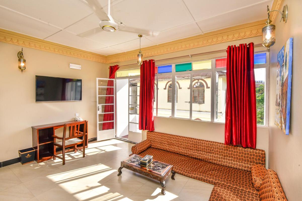 Freddie Mercury Apartments - Housity
