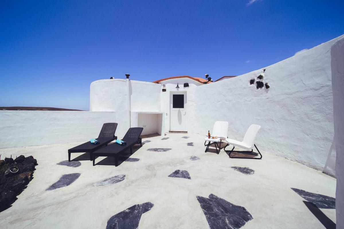 Vistas 360-ROOMS AND VILLA - Housity