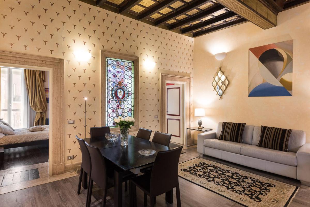 NSM 71VIADELCORSO Luxury Home - Housity