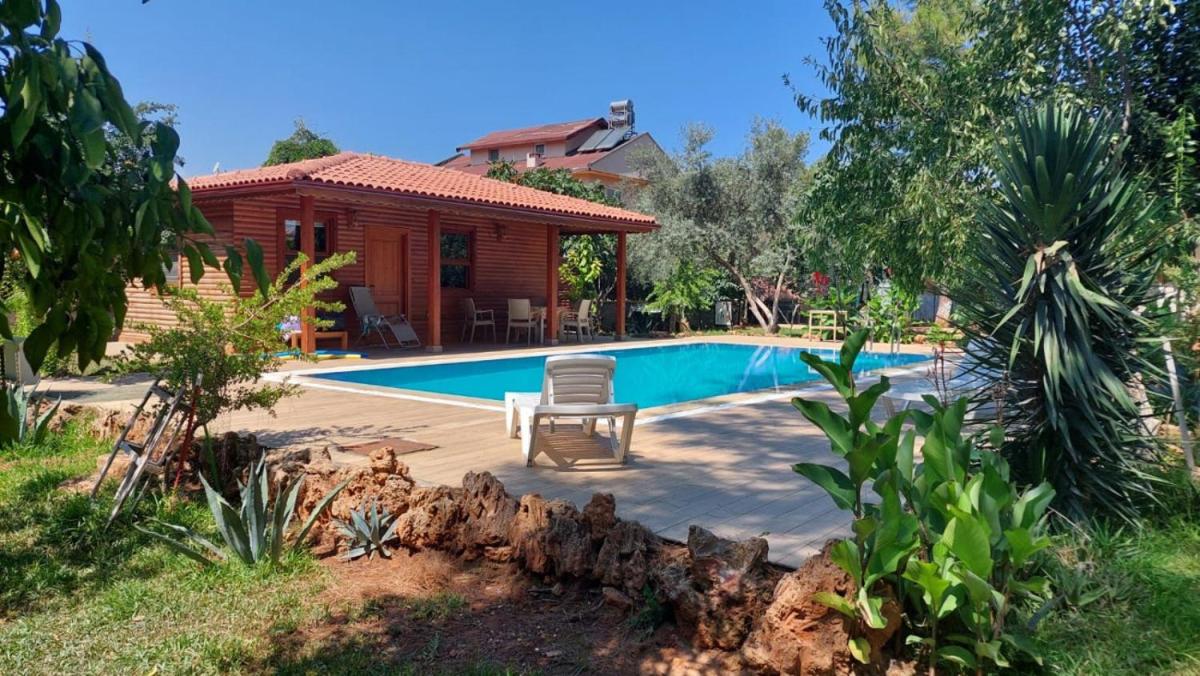 Lovely Summer House with Shared Pool in Kepez - Housity