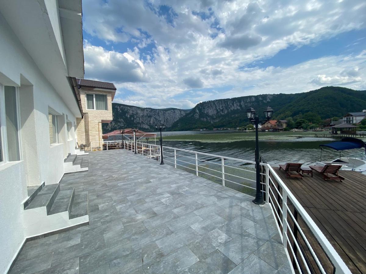 Marras Dubova - Housity