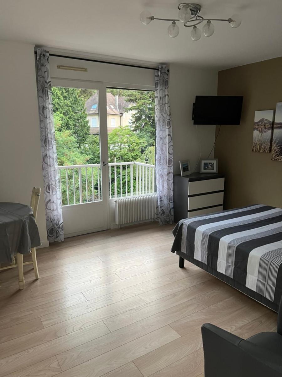 Superbe appartement en résidence avec piscine. - Housity