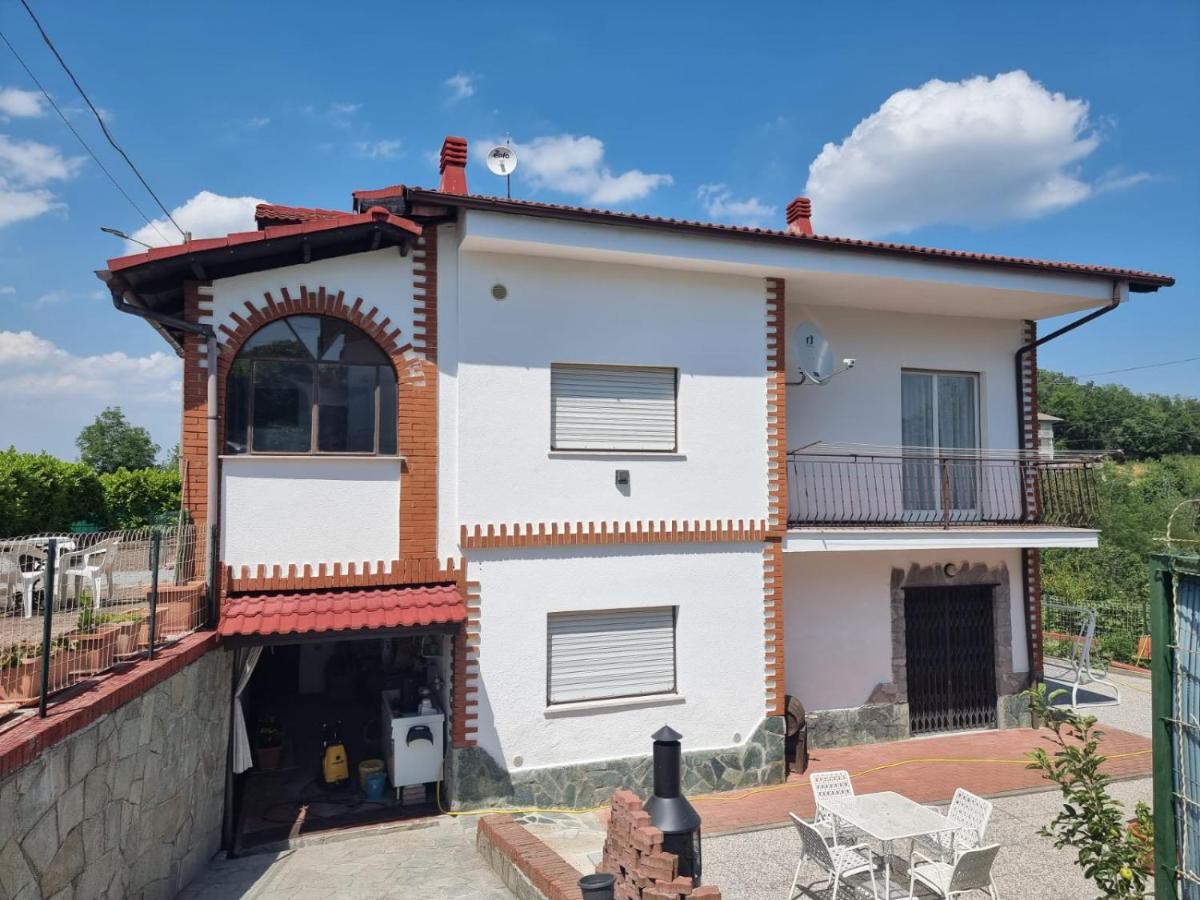 Villa mit Veranda in Ponzone für 6 Personen - Housity