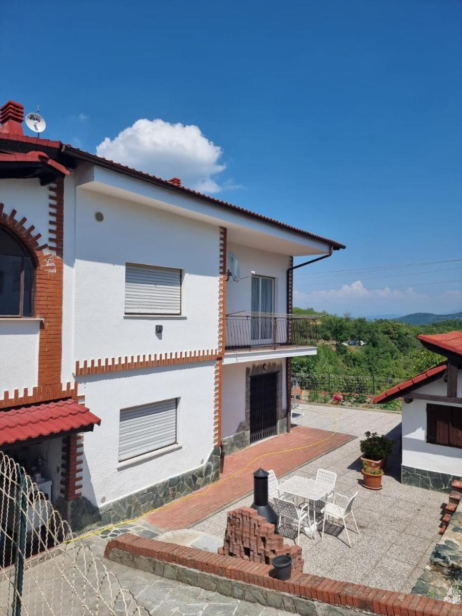 Villa mit Veranda in Ponzone für 6 Personen - Housity