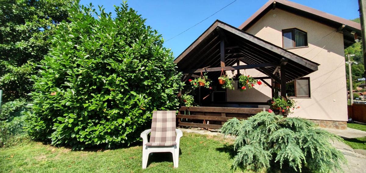 Casa Lotrilor - Housity