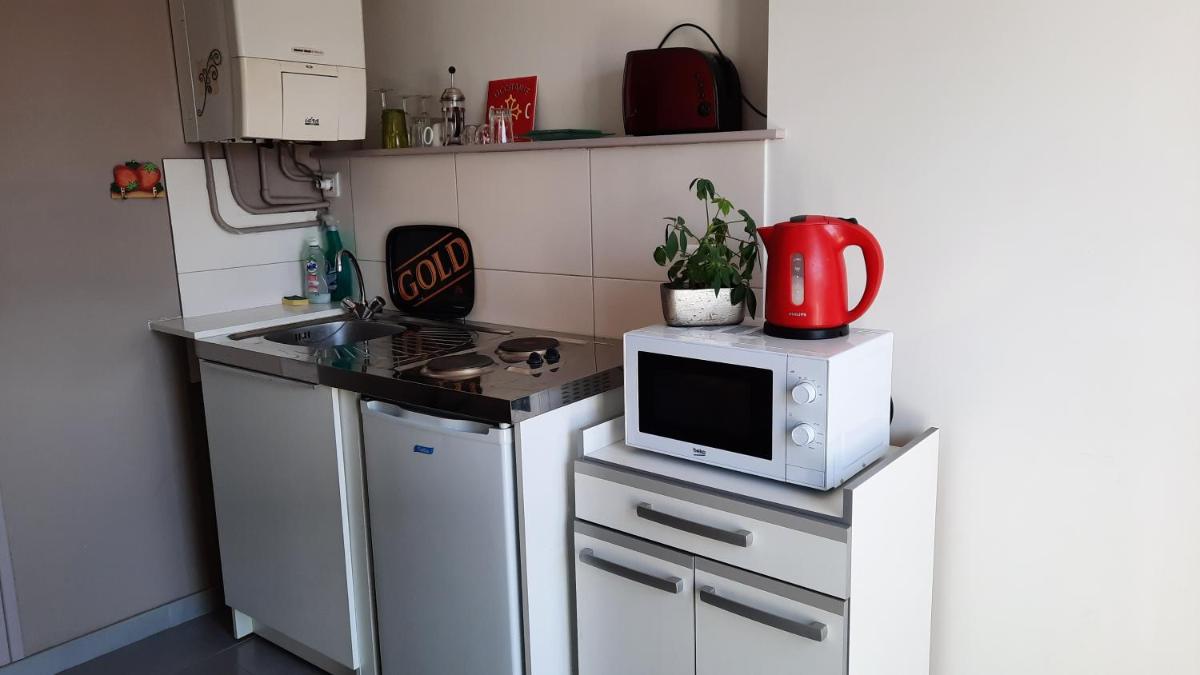 Chez Henriette - Housity