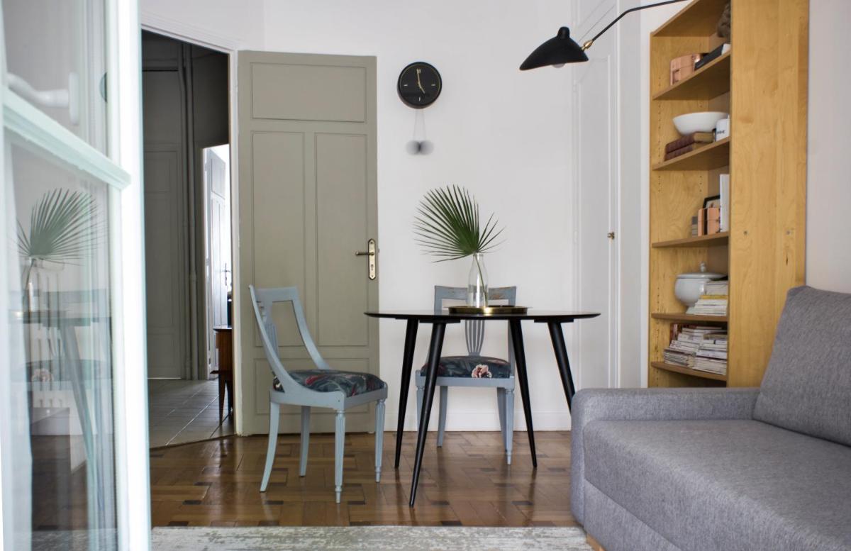 Suitetrails - Nice center apartment, 2 bedrooms, A/C, 7 min to the sea by foot