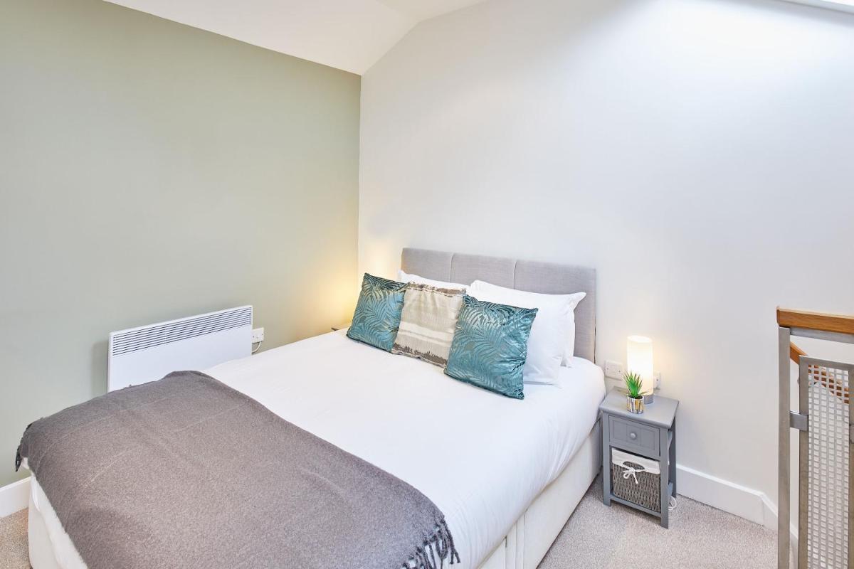 Host & Stay - 15 Easby Hall - Housity