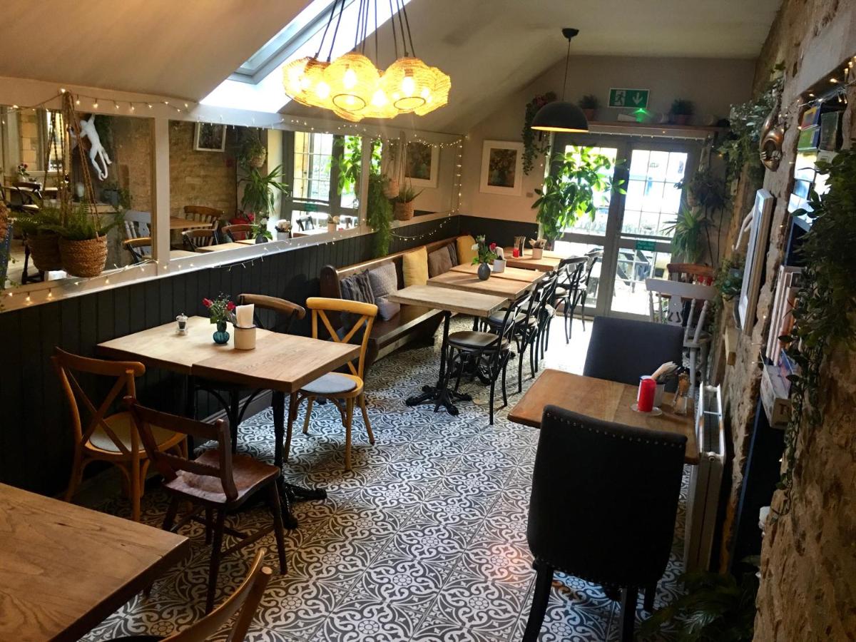 The Mousetrap Inn - Housity