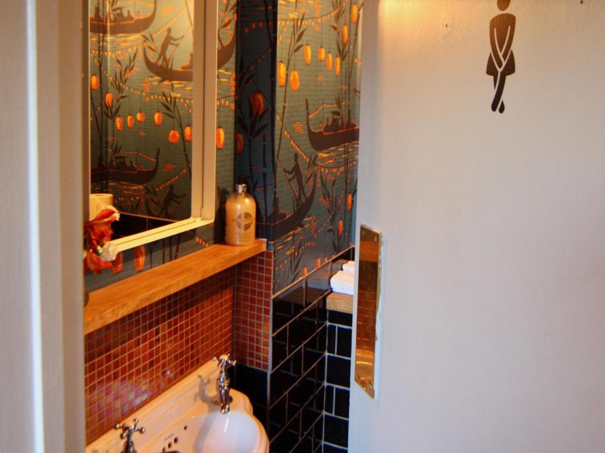 The Mousetrap Inn - Housity