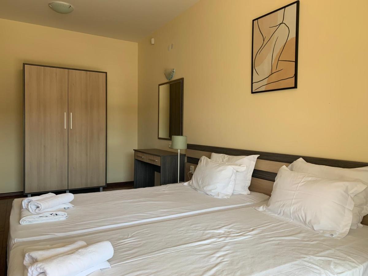 MareliS Skies Apartments - Housity