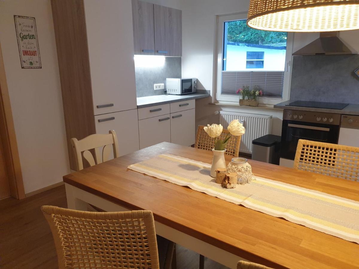 FeWo Frühling in der Villa Waldrand mit großem Garten - Housity