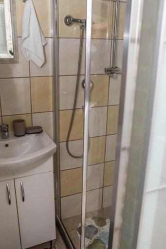 Helly's apartman - self check-in - - Housity