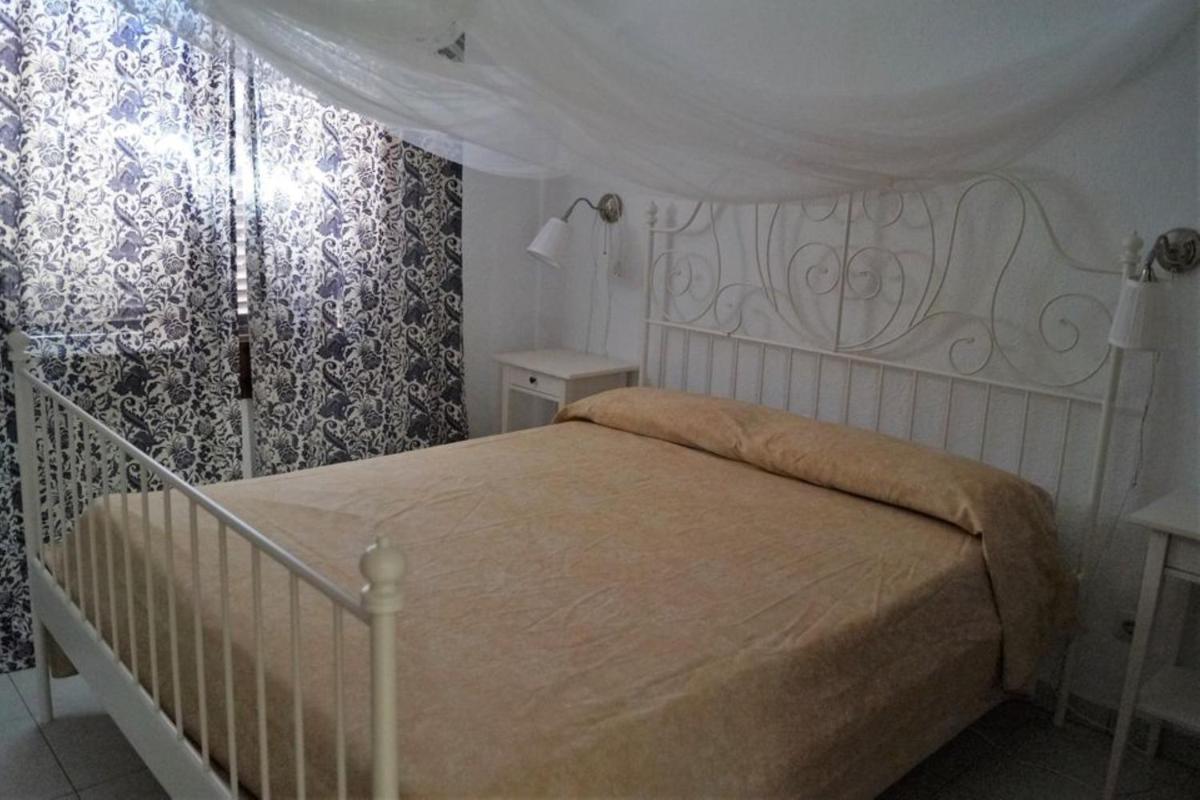 House - 3 Bedrooms with Pool and Sea views young people group not allowed - 07528 - Housity