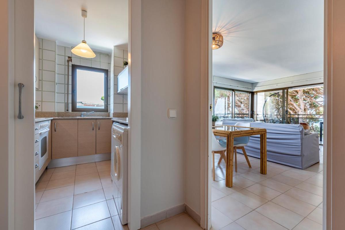 Can Costelles Cambrils - Ático en primera línea con vistas, piscina y parking - Housity