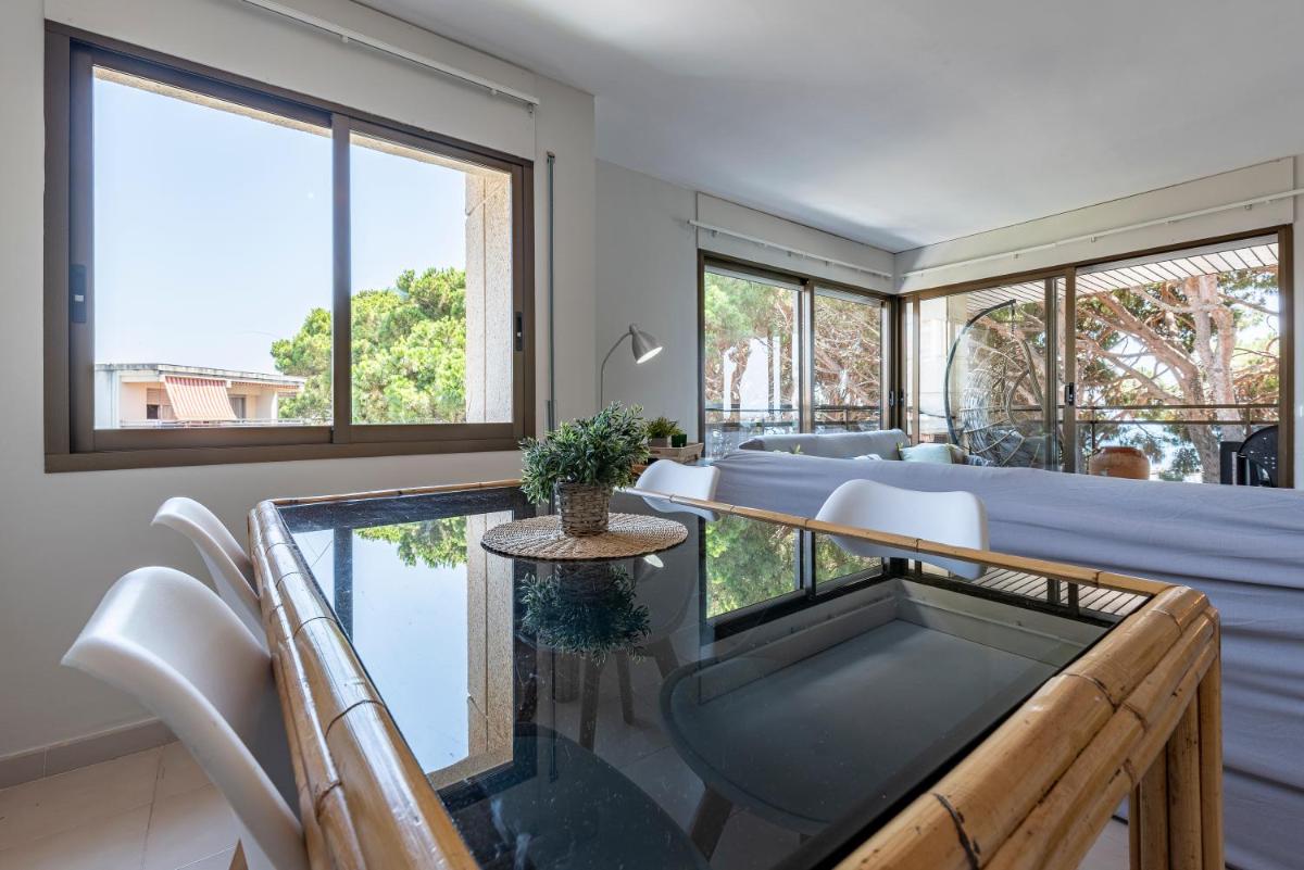Can Costelles Cambrils - Ático en primera línea con vistas, piscina y parking - Housity