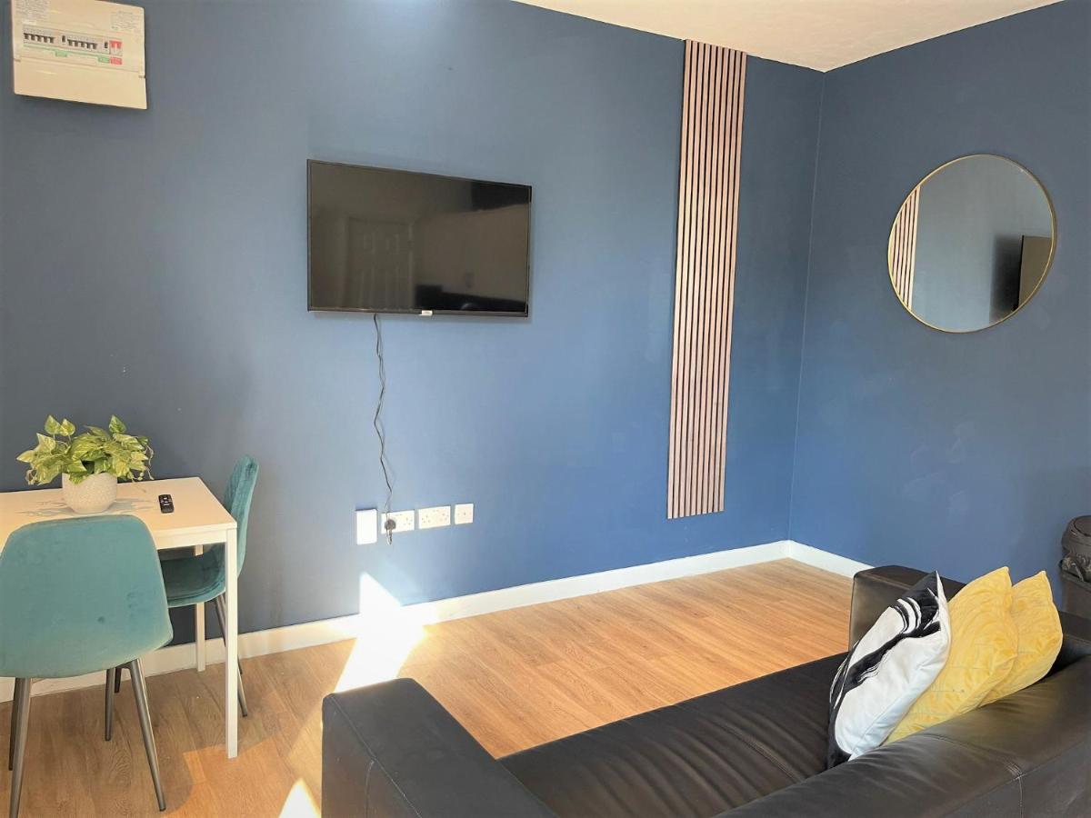 Morden one bedroom Central Brighton Location Sunny Flat - Housity