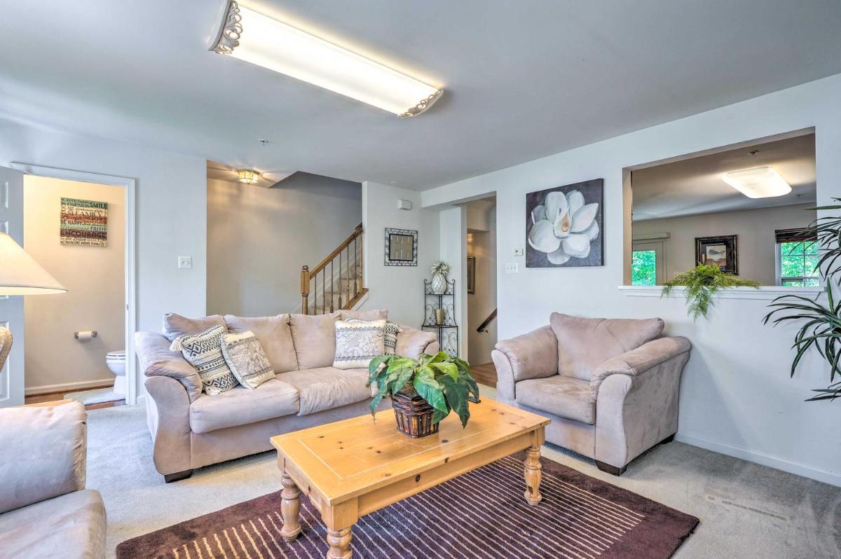 Elkridge Townhome about 15 Mi to Dtwn Baltimore! - Housity