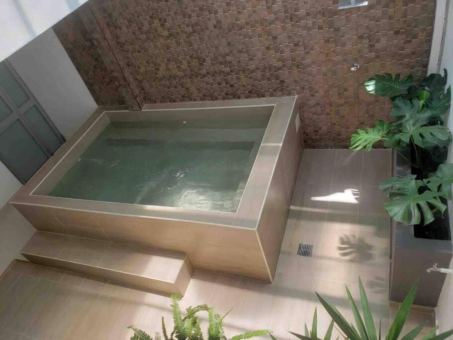 CASA MODERNA EN EL CENTRO DE MARIQUITA - Housity