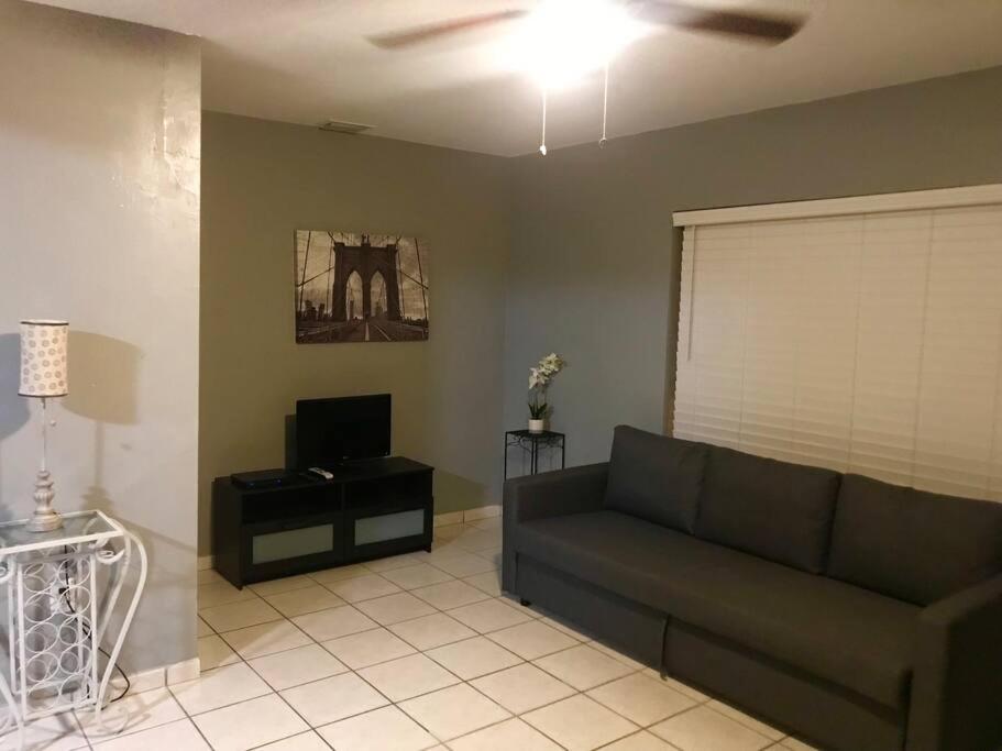 Our cozy house in the middle of Miami - Housity