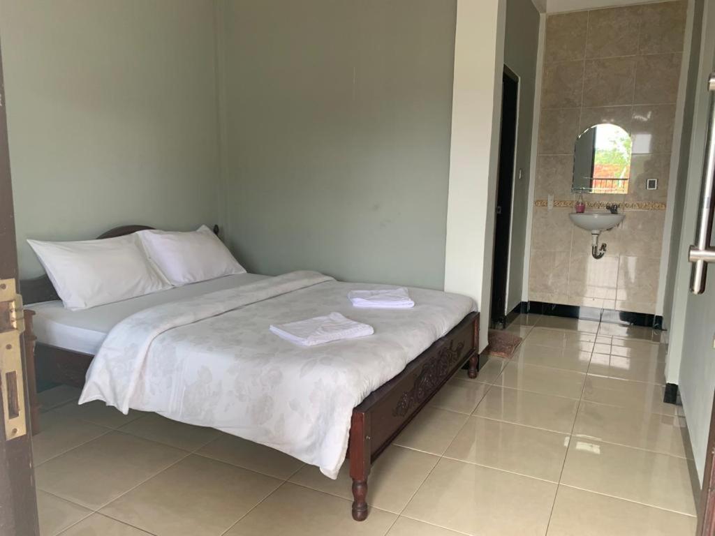 ESTEVANIA LODGE MONI - Housity