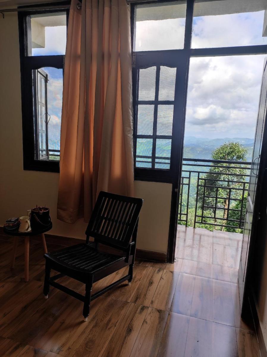 Stunning Views, Free Parking! 