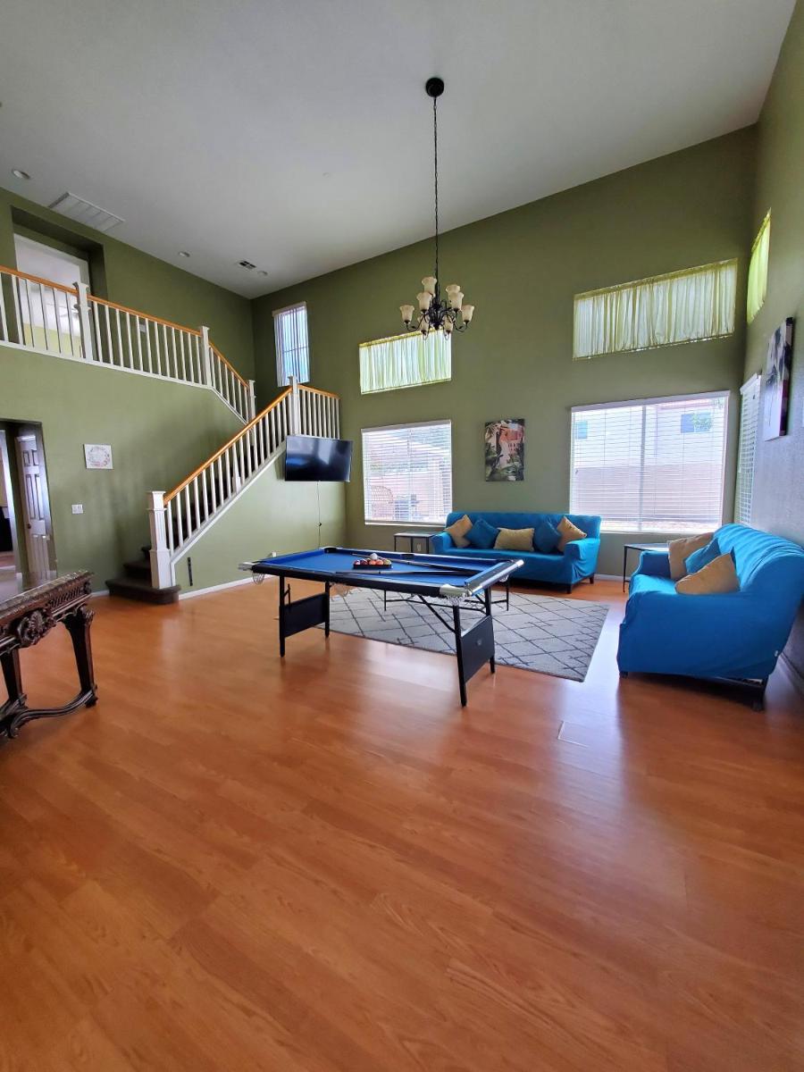 sleeps 16, jacuzzi, entire home - Housity