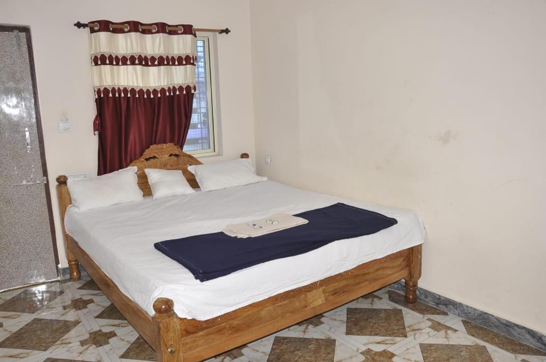 Sanjay Homestay New Hampi - Housity