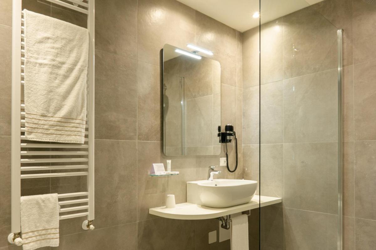 Hotel Globo - Housity