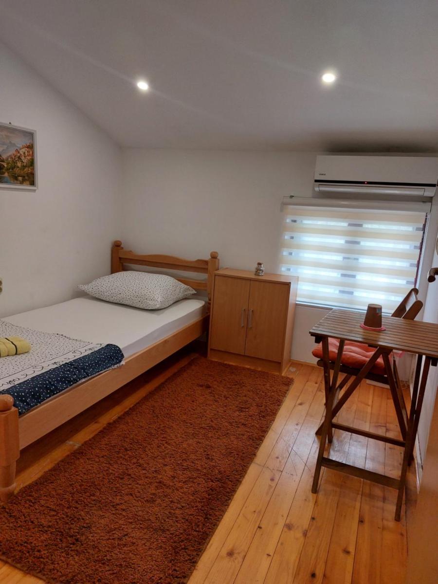 Hostel Enardi - Housity