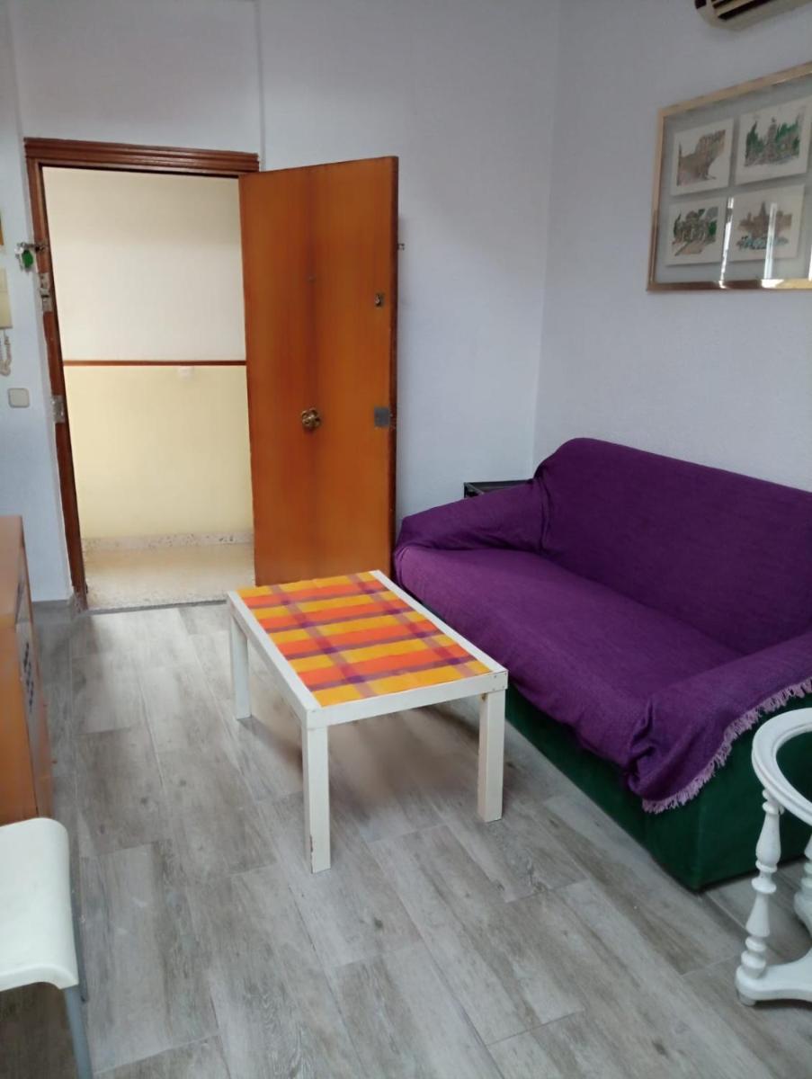 Apartamento de 2 dormitorios entre metro Estrecho y Francos Rodríguez - Housity