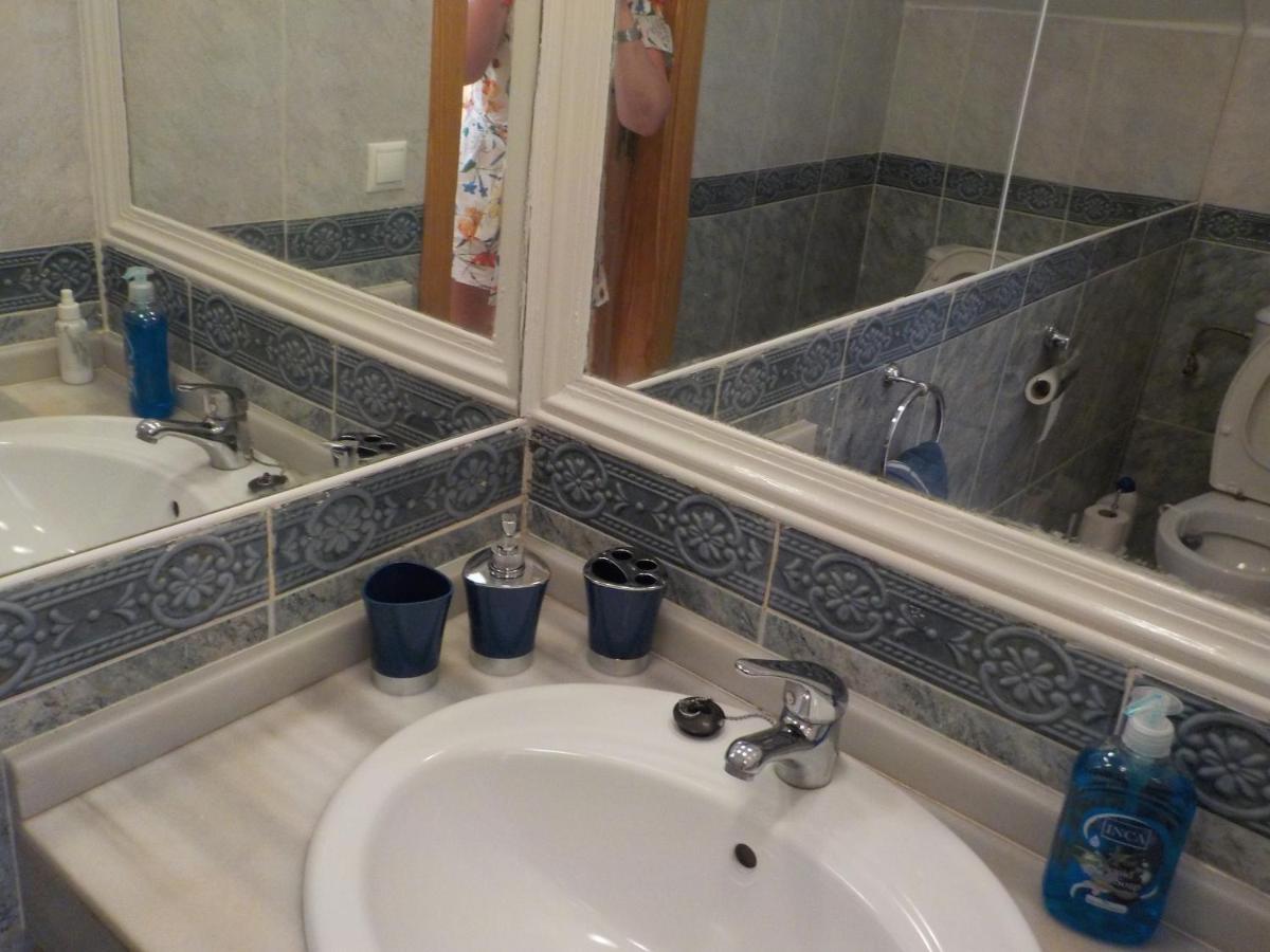 Casa La Zenia Elite Townhouse with Shared Pool and 10 Minutes Walk to Beach - Housity