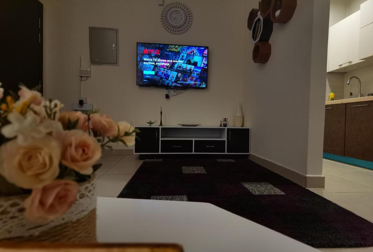 Suitetrails - Purple designer 2Bed near islamabad int airport