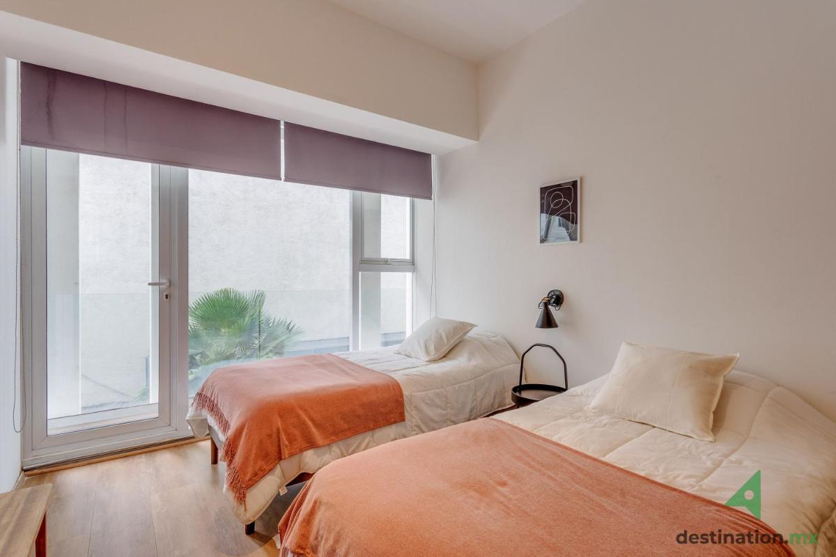 Lovely & Spacious Apartment with Pool & Gym in La Condesa - Icon - Housity