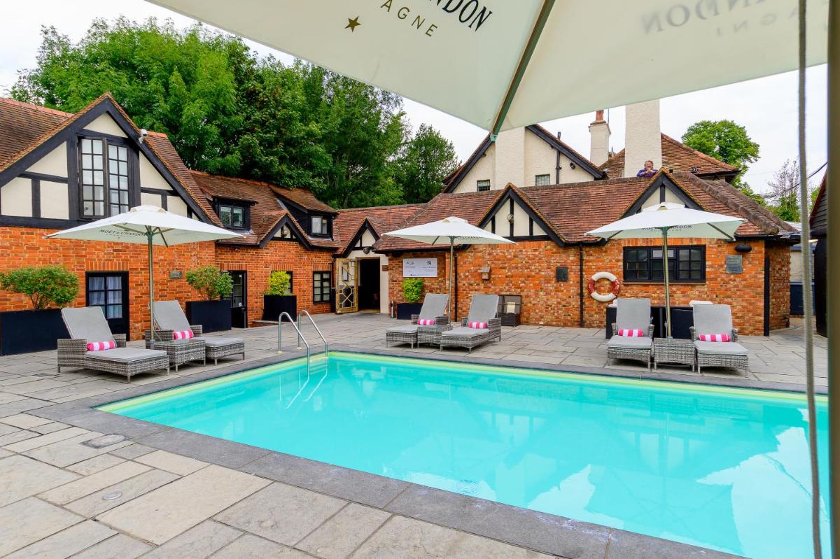 The Inn On The Green - Housity